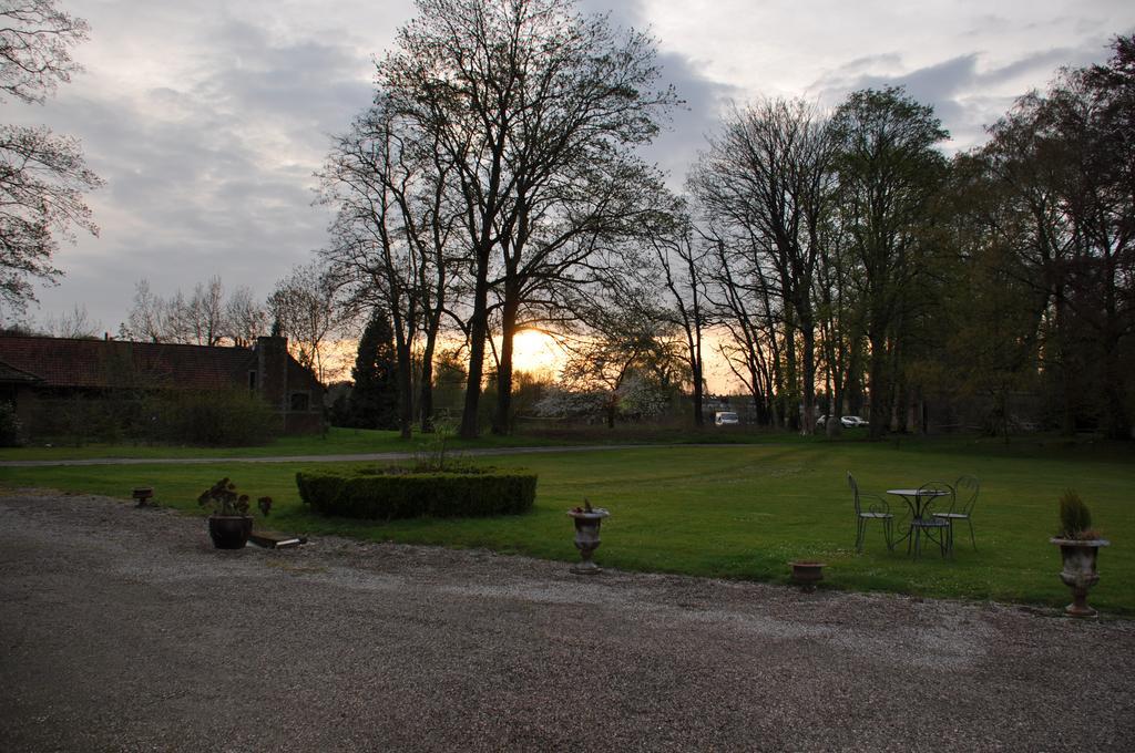 Bed and Breakfast Le Chateau Des Ormes Lambersart Exterior foto